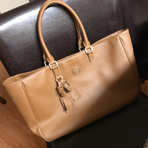 Tory Burch Handbags - Tory Burch Tote
